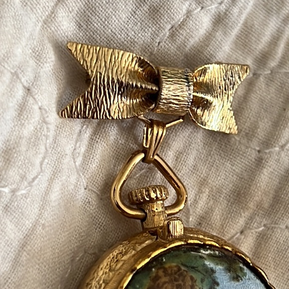 🎉𝐇𝐏!🎉1950’s HOUSE OF FULLER PERFUME HAND PAINTED PERFUME LOCKET - Picture 3 of 13